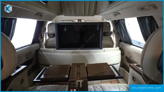 KIA CARNIVAL 9-SEATER HI-LIMOUSINE