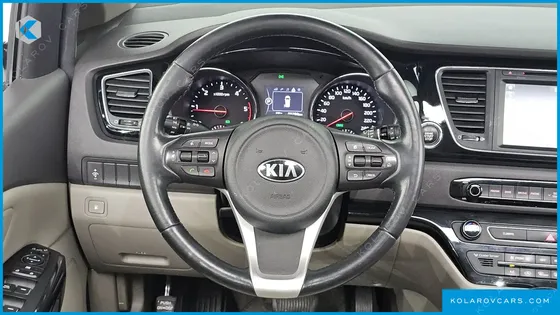 KIA CARNIVAL 9-SEATER PRESTIGE