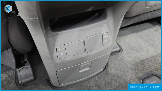 KIA CARNIVAL 9-SEATER PRESTIGE