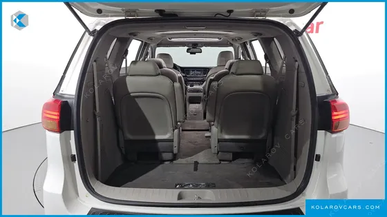 KIA CARNIVAL 9-SEATER PRESTIGE
