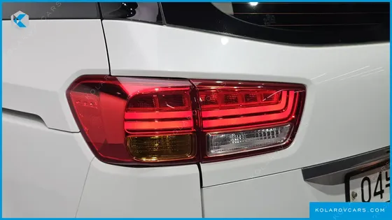 KIA CARNIVAL 9-SEATER PRESTIGE