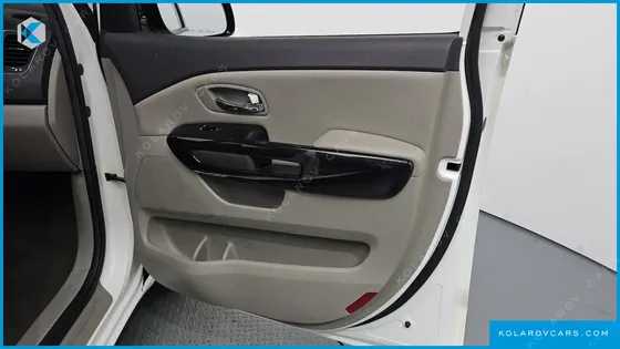 KIA CARNIVAL 9-SEATER PRESTIGE