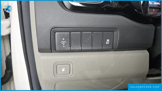 KIA CARNIVAL 9-SEATER PRESTIGE