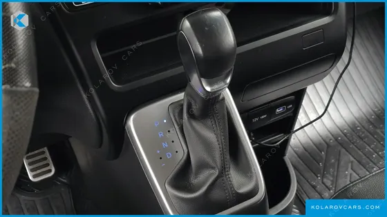 HYUNDAI STARIA TOURER 9-SEATER