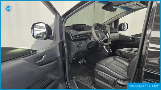 HYUNDAI STARIA TOURER 9-SEATER