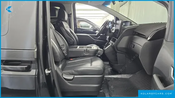 HYUNDAI STARIA TOURER 9-SEATER