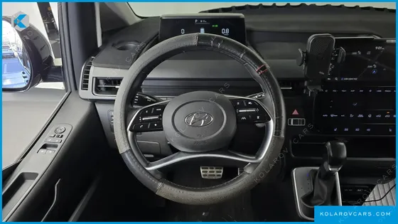 HYUNDAI STARIA TOURER 9-SEATER