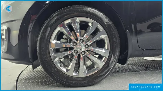KIA CARNIVAL 9-SEATER NOBLESSE SPECIAL