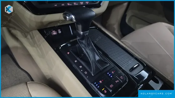 KIA CARNIVAL 9-SEATER NOBLESSE SPECIAL
