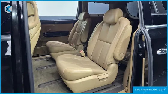 KIA CARNIVAL 9-SEATER NOBLESSE SPECIAL