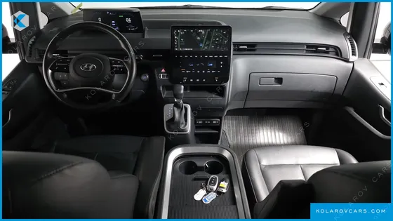 HYUNDAI STARIA L3.5 CARGO 5-SEATER