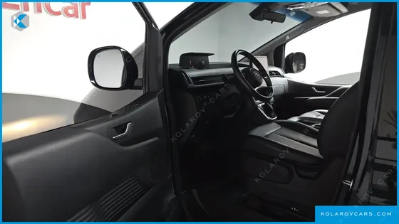 HYUNDAI STARIA L3.5 CARGO 5-SEATER