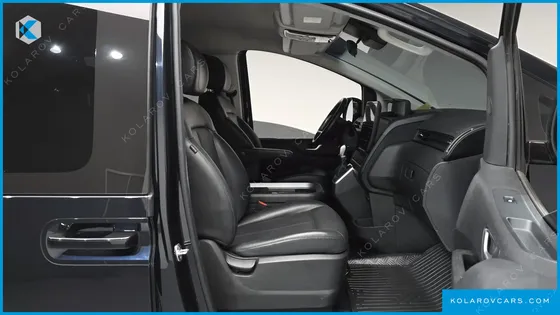 HYUNDAI STARIA L3.5 CARGO 5-SEATER