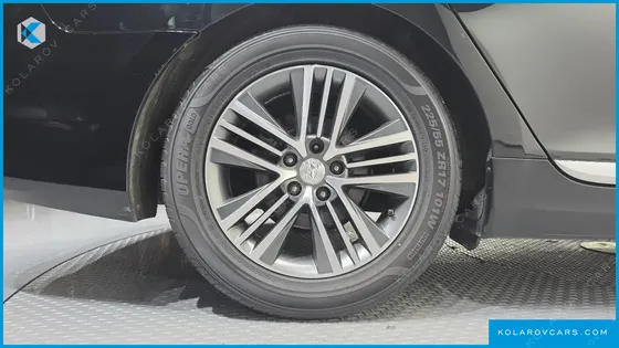 HYUNDAI GRANDEUR HG240 LUXURY