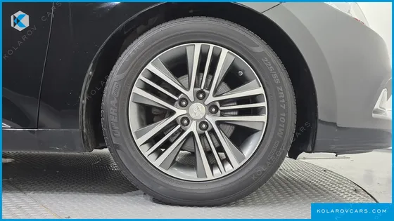 HYUNDAI GRANDEUR HG240 LUXURY