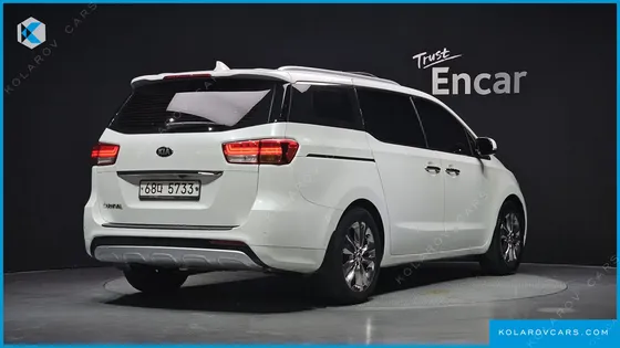 KIA CARNIVAL 9-SEATER PRESTIGE