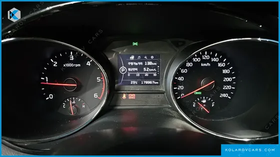 KIA CARNIVAL 9-SEATER PRESTIGE