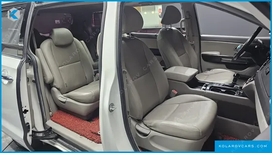 KIA CARNIVAL 9-SEATER PRESTIGE