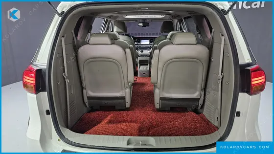 KIA CARNIVAL 9-SEATER PRESTIGE