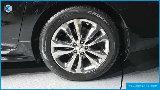 KIA CARNIVAL 9-SEATER NOBLESSE