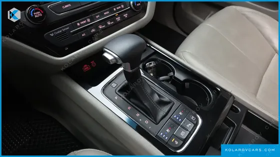 KIA CARNIVAL 9-SEATER NOBLESSE