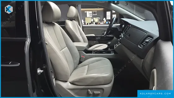 KIA CARNIVAL 9-SEATER NOBLESSE