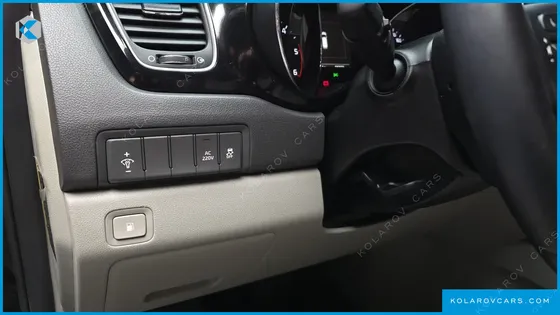 KIA CARNIVAL 9-SEATER NOBLESSE