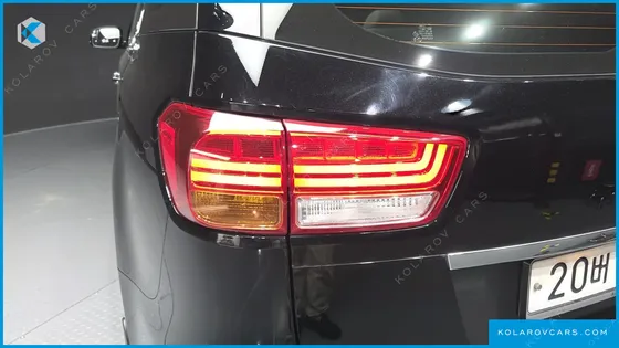 KIA CARNIVAL 9-SEATER NOBLESSE