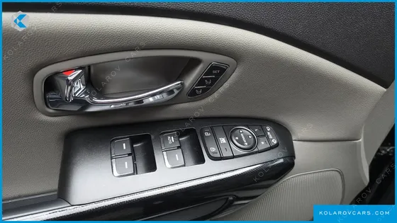 KIA CARNIVAL 9-SEATER NOBLESSE