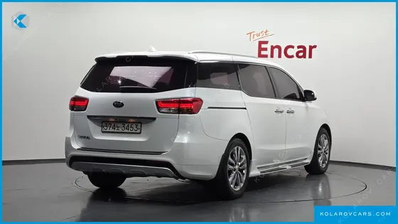KIA CARNIVAL 9-SEATER NOBLESSE