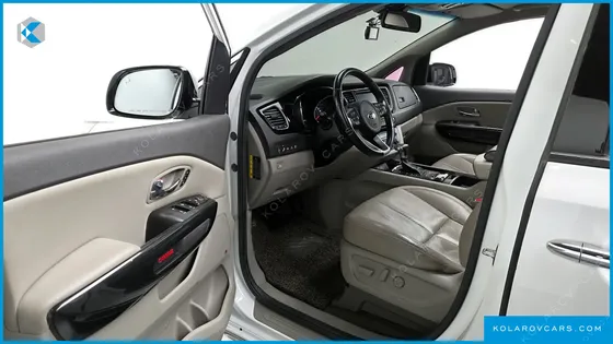 KIA CARNIVAL 9-SEATER NOBLESSE