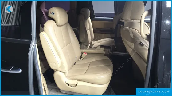 KIA CARNIVAL GASOLINE 9-SEATER HI-LIMOUSINE