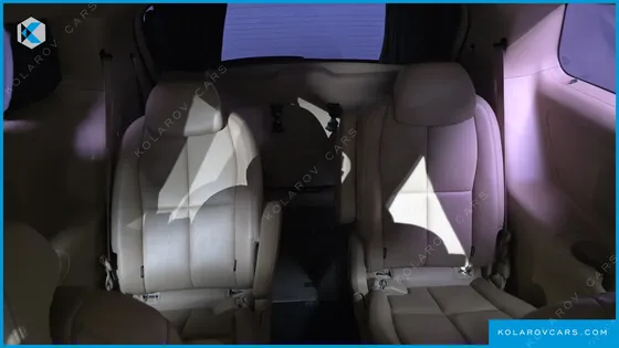 KIA CARNIVAL GASOLINE 9-SEATER HI-LIMOUSINE