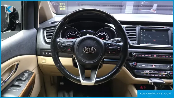 KIA CARNIVAL GASOLINE 9-SEATER HI-LIMOUSINE