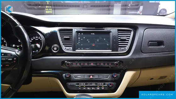 KIA CARNIVAL GASOLINE 9-SEATER HI-LIMOUSINE
