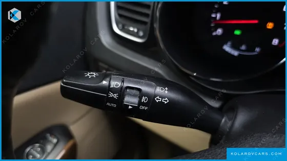KIA CARNIVAL GASOLINE 9-SEATER HI-LIMOUSINE