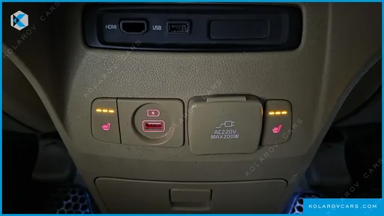 KIA CARNIVAL GASOLINE 9-SEATER HI-LIMOUSINE