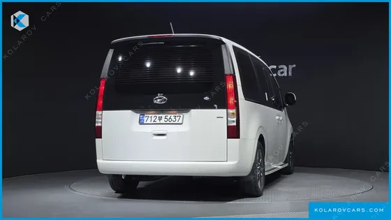HYUNDAI STARIA 4WD TOURER 11-SEATER
