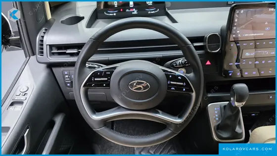 HYUNDAI STARIA 4WD TOURER 11-SEATER