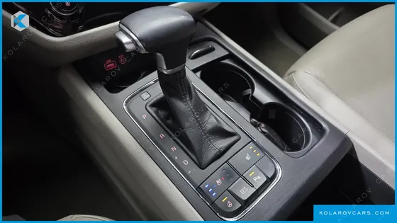 KIA CARNIVAL 9-SEATER LUXURY