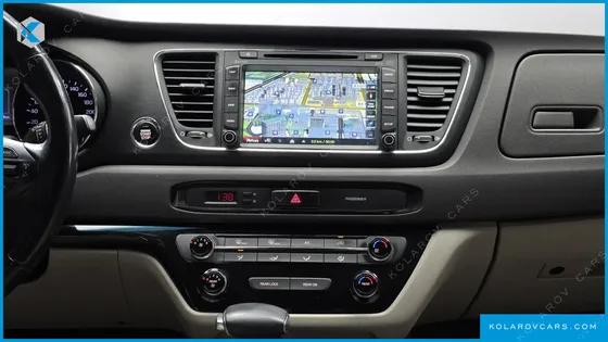 KIA CARNIVAL 9-SEATER LUXURY