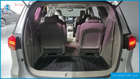 KIA CARNIVAL 9-SEATER LUXURY