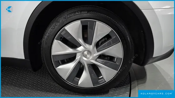 TESLA MODEL Y RWD