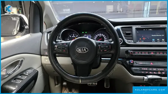 KIA CARNIVAL 9-SEATER NOBLESSE