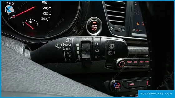 KIA CARNIVAL 9-SEATER NOBLESSE