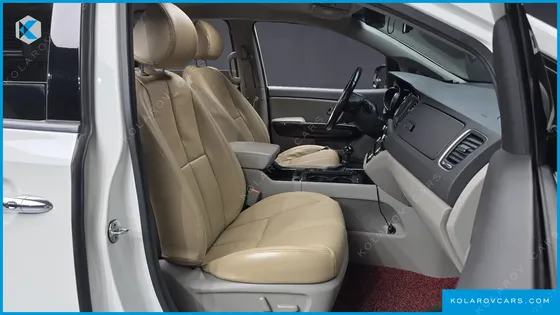KIA CARNIVAL 9-SEATER NOBLESSE