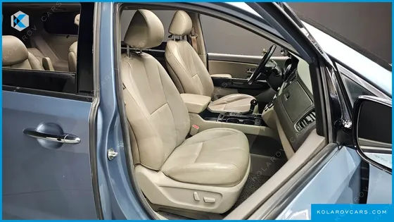 KIA CARNIVAL 9-SEATER NOBLESSE