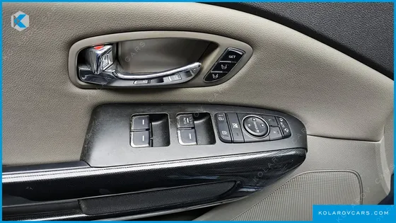 KIA CARNIVAL 9-SEATER NOBLESSE