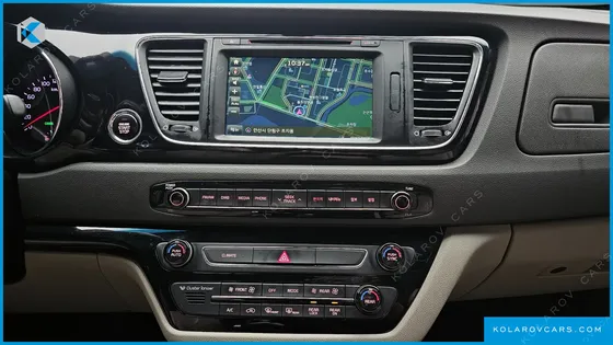 KIA CARNIVAL 9-SEATER NOBLESSE