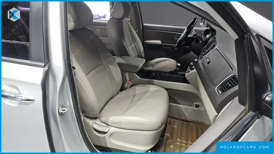 KIA CARNIVAL 9-SEATER LUXURY